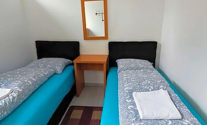 Hotel The 2*